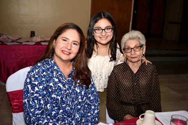 Giulianna Culotta, Karina Culotta y Beatriz Castañeda