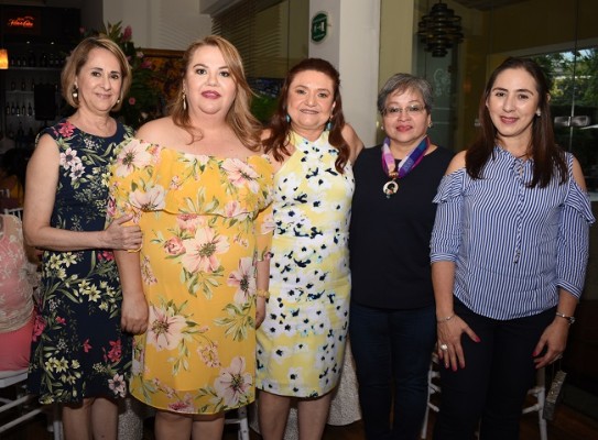 Gladys Paz, Dunia Chinchilla, Ana Dunaway, Judith López y Dilcia Rodas