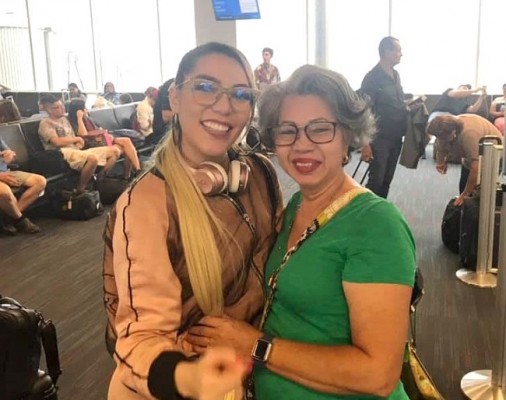 Isabel Santamaria con la hija de Alejandra Guzman, Frida Sofía