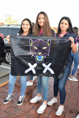 Julia Leiva, Hadassa Morales y Mariana Pascua.