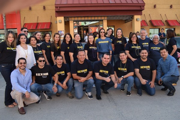 La junta directiva de padres de familia de los seniors XX de la Western International School