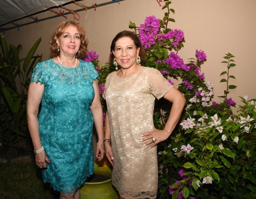 Liana Ayala de Mayorga y Norma de Banegas