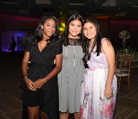 Luisa Solis, Ashley Banegas y Vivian Cruz