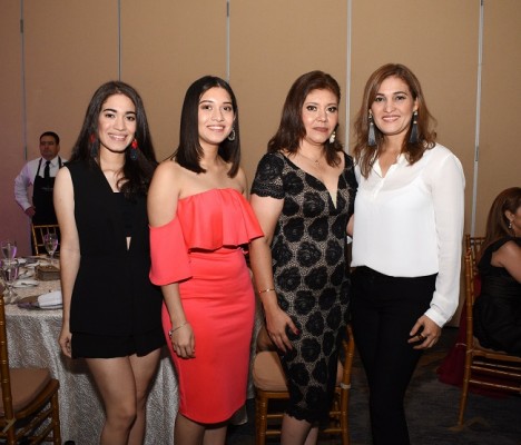 Milka Mejía, Katherine Mejia, Lorena Morales y Sarah Rosales