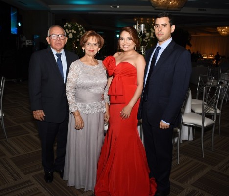 Nicolás García, Mercedes Pineda, Ana Raquel Ortez y Nicolás García