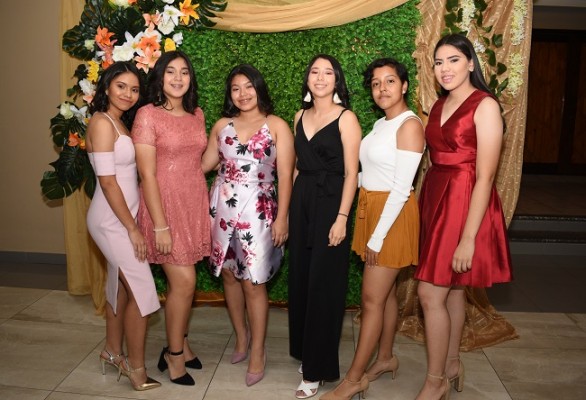 Paola García, Iris Cruz, Yanira Interiano, Isis Canales, Sharon Alas y Sherelyn Vásquez