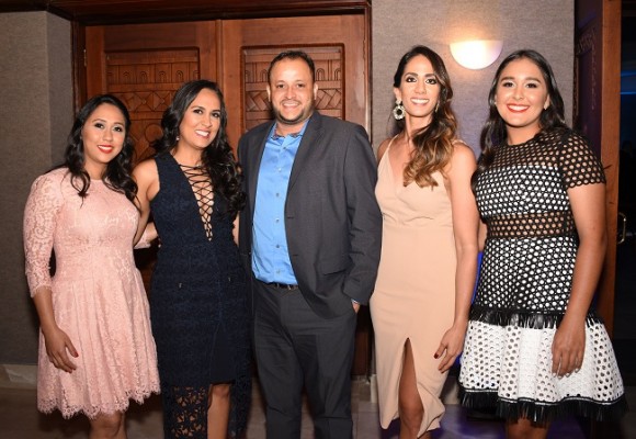 Paulette Mahchi, Jenny Mahchi, Alexis Andrés, Ofelia Nazar y Valeria Salvador