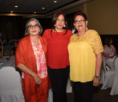 Sandra de Fajardo, Sandra de Banegas y Renee Lucía Fajardo