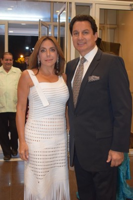 Sandra y Mario Canahuati.