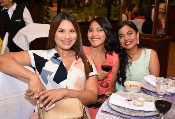 Susana Trejo, Irma Mejía y Melanie McLiverty