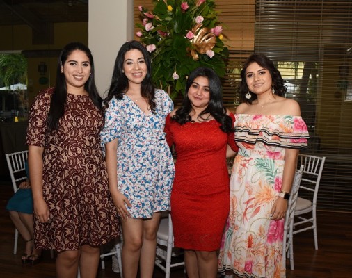 Tania Peña, Polette Rivera, Annieth Sarmiento y Yaritza Santos
