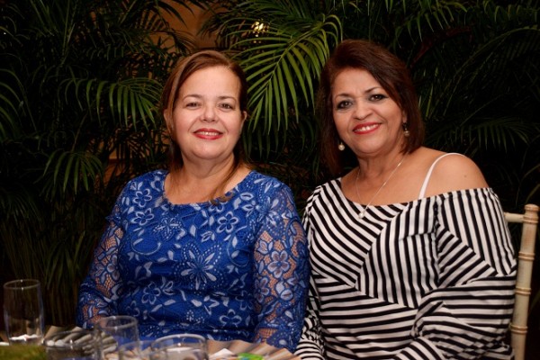 Teresa Lanza y Rosa Idalia Euceda.