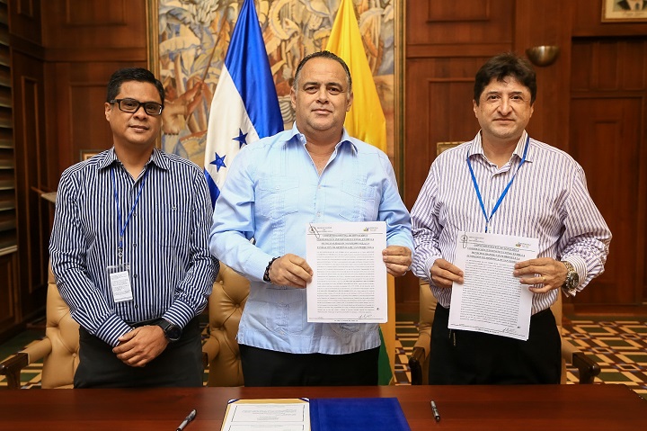 Municipalidad sampedrana firma convenio de apoyo para la Escuela de Música Victoriano López