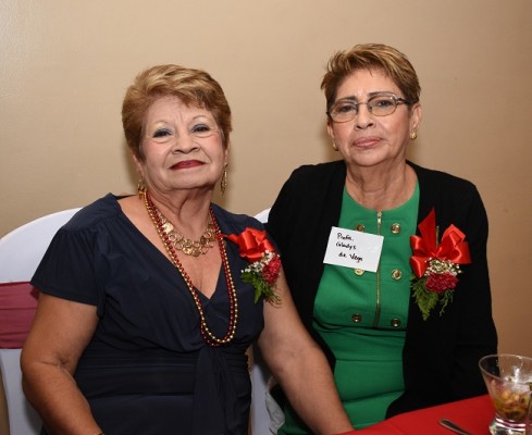 Alba Ruth Figueroa y la profesora, Gladys de Vega