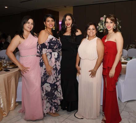 Alejandra Venegas, Tuty Herrera, Eva Izaguirre, Belkis Inestroza y Beatriz Aranda