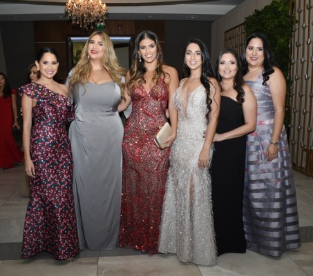 Ana Cristina Soto, Daniela Nodarse, Juliana Bermúdez, Mariana Tinoco, Daniela Suazo y Sofía Canahuati