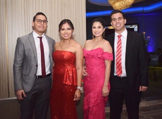 Carlos Rivera, Valery Fajardo, Paola Márquez y Afif Dieck.