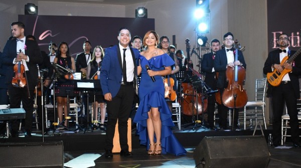 El joven y genial maestro Nimrod Rodríguez y la inquebrantable Silvia Rodríguez, compartieron el escenario de La Gala