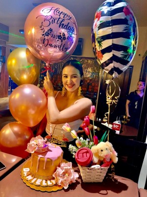 Danielly Maldonado fue sorprendida por sus amigas con  una fabulosa reunión en un exclusivo restaurante de la Zona Río, donde abundó la exquisita comida y los mejores deseos por la exótica cumpleañera, poseedora de uno de los mejores cuerpos de la ciudad.