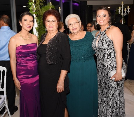 Gissel Chinchilla, Miriam Rosales, Blanca Rosa de García y Diana Morales