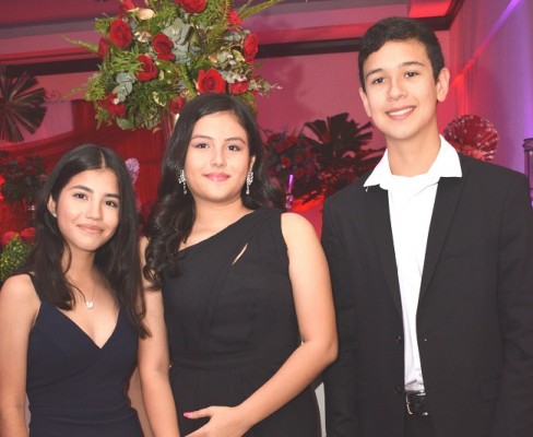 Ivanna Argueta, Amanda López y Roger López.