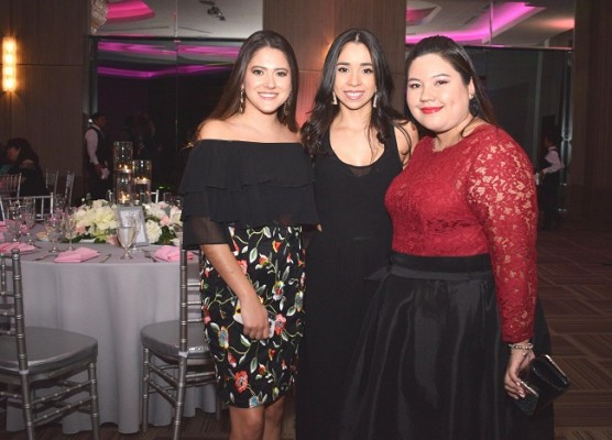 Julissa, Andrea y Alejandra Flores.
