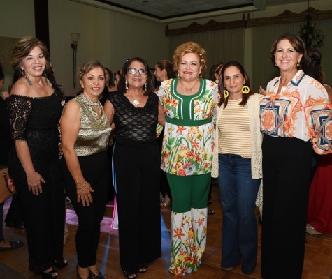 Kathia Alvarado, Maribel Limón, Vilma Karow, Cecilia Wolozny, Fabiani Osorio y Hortensia Fasquelle