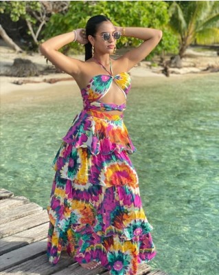 La modelo sampedrana Flor Mercadal se fue a pasear durante el feriado morazánico a los cayos de Belice...Pero muy recatada...No quiso mostrar mucho de lo que tiene...Pues según muchas opiniones tiene una figura despampanante...