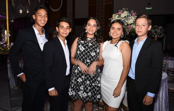 Leo Sierra, Kenneth Andino, Siham Larach, Leonela Aguilar y Miguel Handal