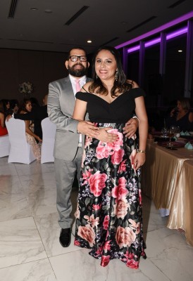 Los padrinos de boda Fabricio Martínez y Nadia Martínez