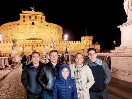 Marielos Gutierrez y familia de vacaciones por Roma