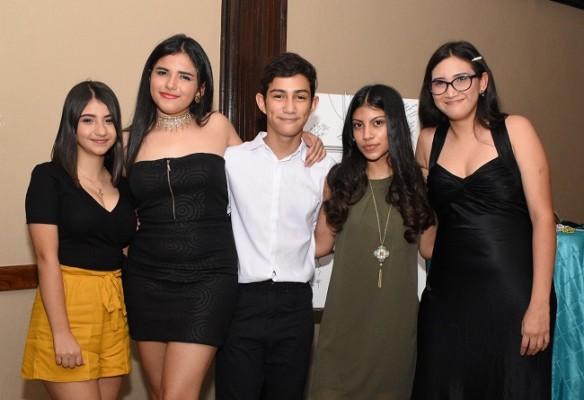 Marisol Morel, Emily Aciego, Freddy Orellana, Fernanda Posadas y Allyson Tabora