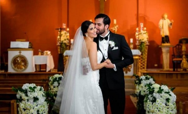 Melanie Andonie Yuja y Gamal Nazar Soliman al concretar su matrimonio eclesiástico (Fotografía: Roman Valle)