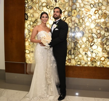 Melanie Andonie Yuja y Gamal Nazar Soliman en su noche de bodas.