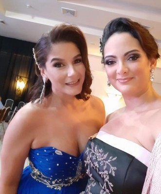 Ruth Arita con la ex Miss Honduras Flor de María García Ferrera
