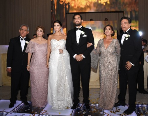 Schucry Andonie y Yadira Yuja de Andonie, junto a su bella hija, Melanie Andonie Yuja, Gamal Nazar Soliman con sus padres, Julliette Soliman de Nazar y Elías Nazar.