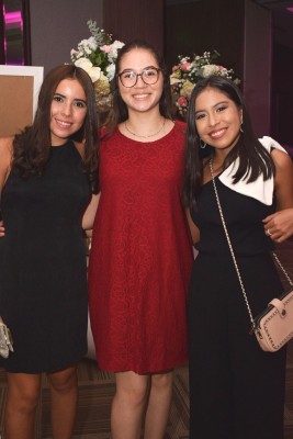 Sofía Flores, Adriana Rodríguez y Paula Cervantes.