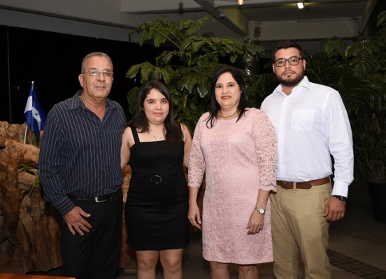 Yanuario Landa Blanco, Marian Landa Blanco, Yesenia Pineda y Mario Landa Blanco