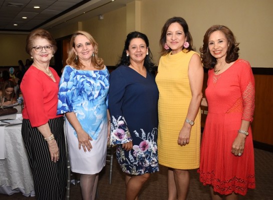 Yolanda de Rápalo, Ivon de Chahín, María Esther David, Reyna de Amaya y Eneida Martínez