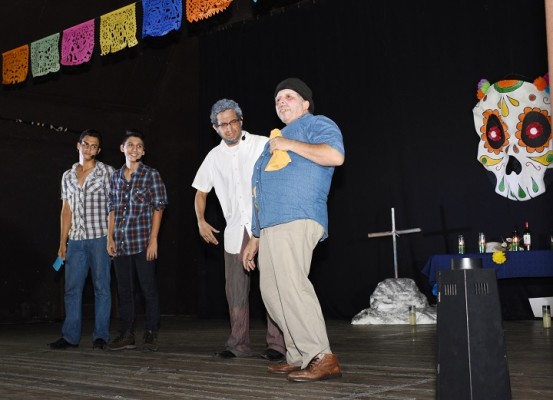 Tradicional "Altar del Día de Muertos" se exhibe en el Museo de Antropología de San Pedro Sula