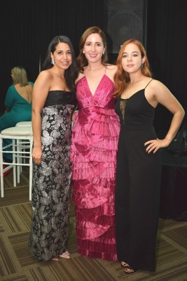 Annie Zúniga, Jennifer Boddem y Andrea Moncada.