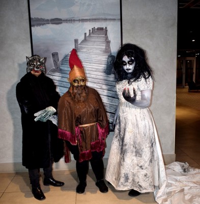 El cadejo negro, el duende y la llorona, en la Halloween Party del Hotel Hyatt Place de SPS