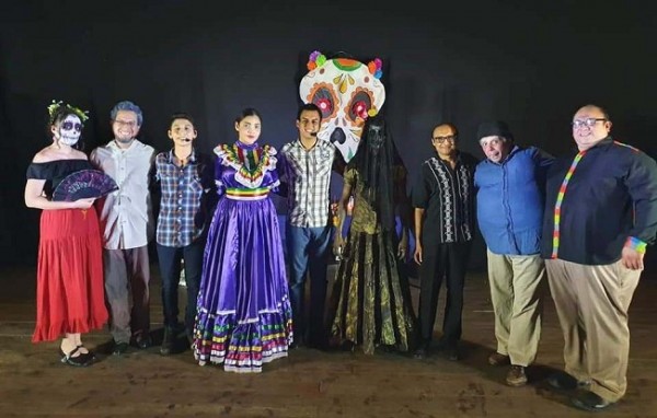 El genial Damario Reyes y Proyecto Teatral Futuro se lucieron en la velada cultural del país azteca ¡Bravo! 