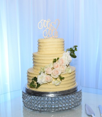El refinado pastel de bodas fue elaborado por Beatriz Prieto