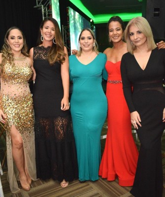 Estefany de Guzmán, Sara Morales, Mónica Marinakis, Ana Morales y Denisse Sikaffy.
