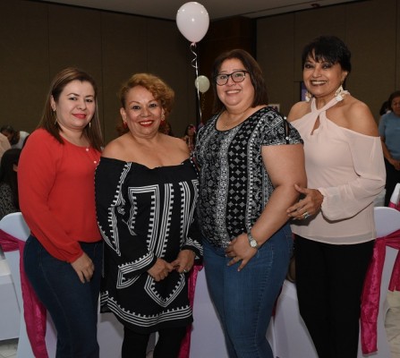 Janice Briones, Nora Castillo, Azucena Miranda y Marta Tejada