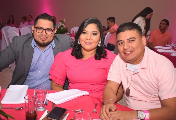 Jeffry Reyes, Alejandra Mendoza y Roberto Rosales.