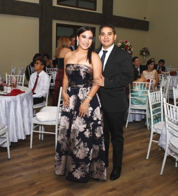 Kimberlyn Ulloa de Orellana y su esposo, David Orellana