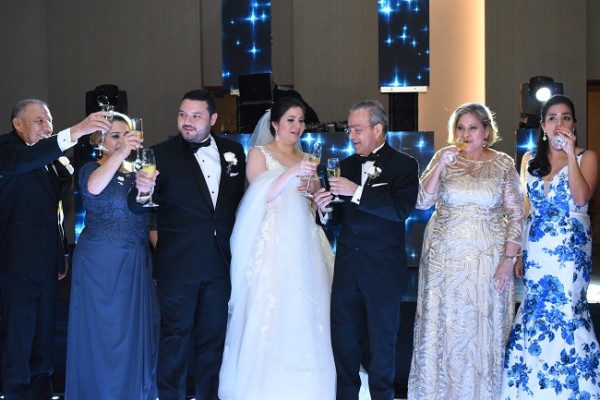 Las familias Cardona-Cerrato y Sánchez-Martínez, brindaron por la eterna felicidad de los recién casados