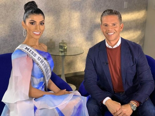 Luciendo una nueva sonrisa Rosmery Arauz, Miss Honduras Universo, se presentó a las entrevistas en Telemundo, en la grafica con Rodner Figueroa de Alrojo Vivo.
